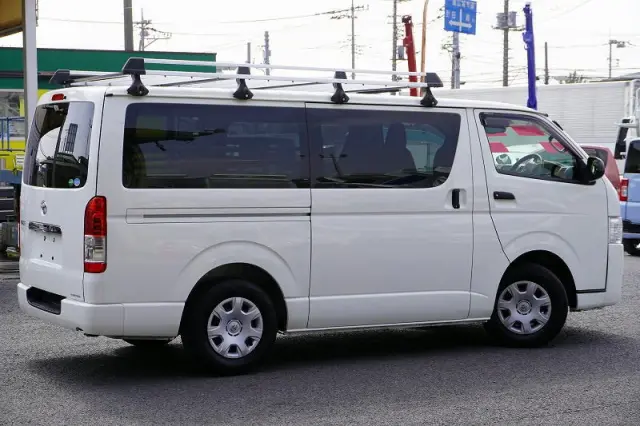 トヨタ ハイエースバン QDF-GDH201V(2WD)の写真8