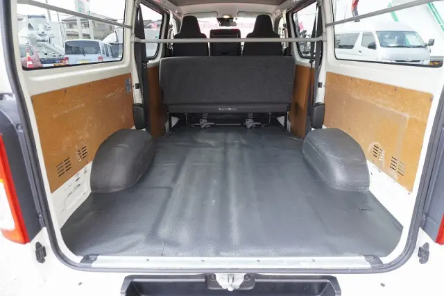 トヨタ ハイエースバン QDF-GDH201V(2WD)の写真15