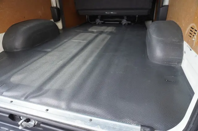 トヨタ ハイエースバン QDF-GDH201V(2WD)の写真17