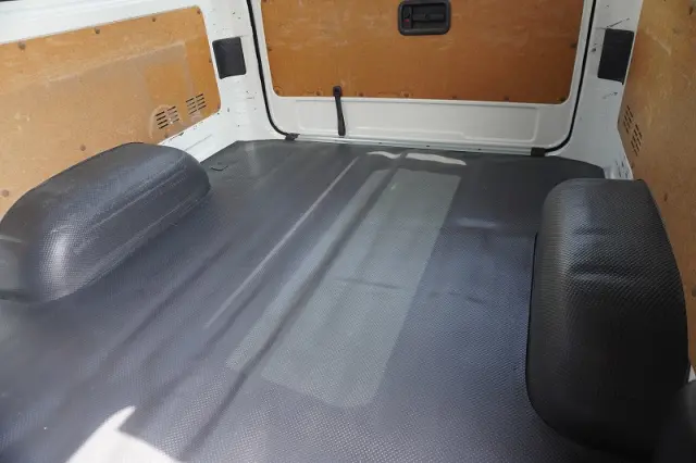 トヨタ ハイエースバン QDF-GDH201V(2WD)の写真18