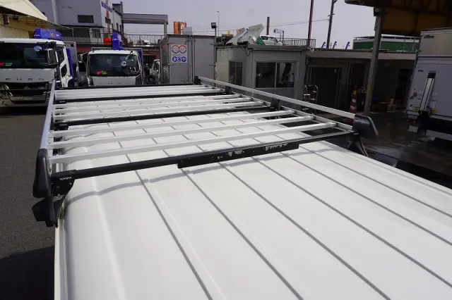 トヨタ ハイエースバン QDF-GDH201V(2WD)の写真23