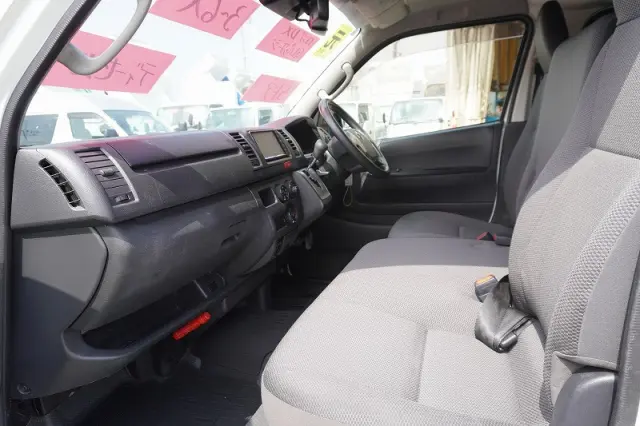 トヨタ ハイエースバン QDF-GDH201V(2WD)の写真33