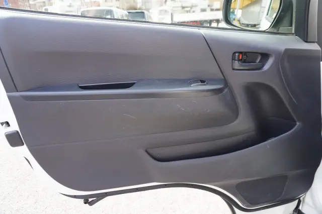 トヨタ ハイエースバン QDF-GDH201V(2WD)の写真35