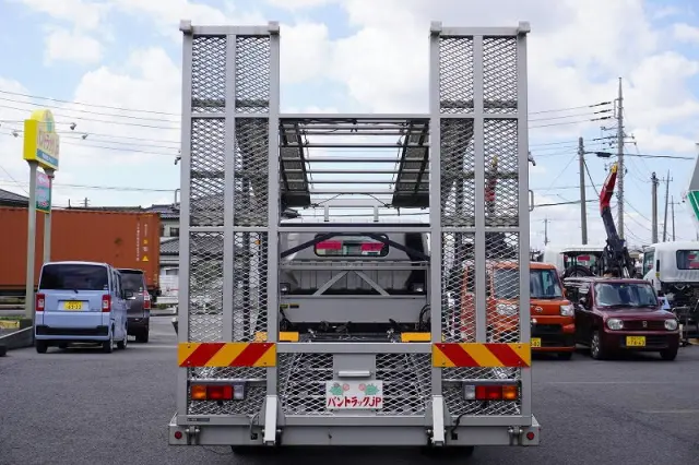 三菱 キャンター TPG-FEB90(2WD)の写真4