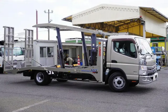 三菱 キャンター TPG-FEB90(2WD)の写真6