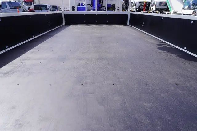 三菱 キャンター 2PG-FEB90(2WD)の写真16