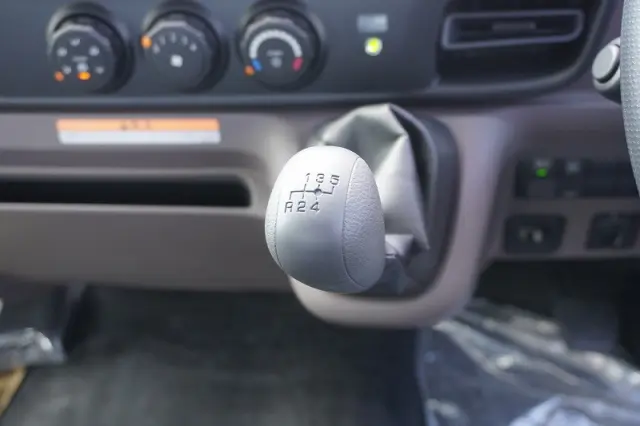 三菱 キャンター 2PG-FEB90(2WD)の写真32