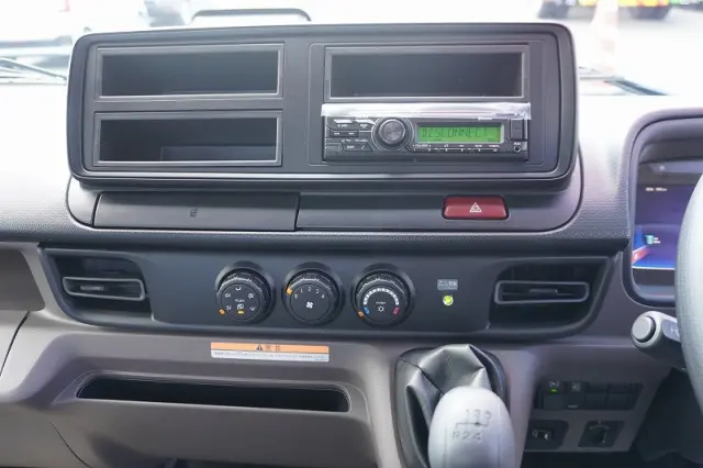 三菱 キャンター 2PG-FEB90(2WD)の写真33