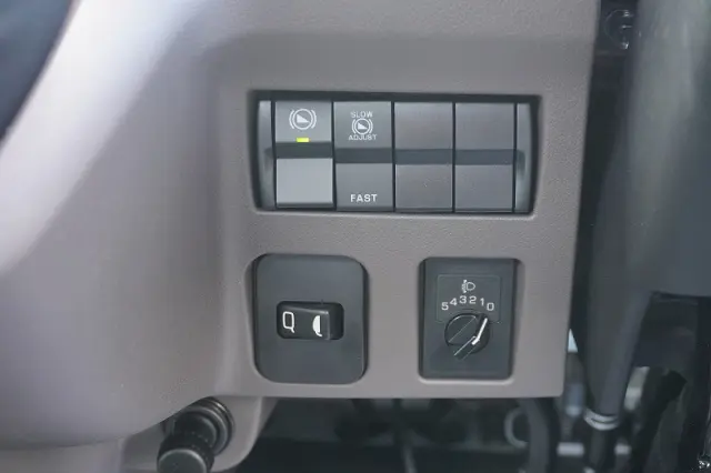 三菱 キャンター 2PG-FEB90(2WD)の写真34