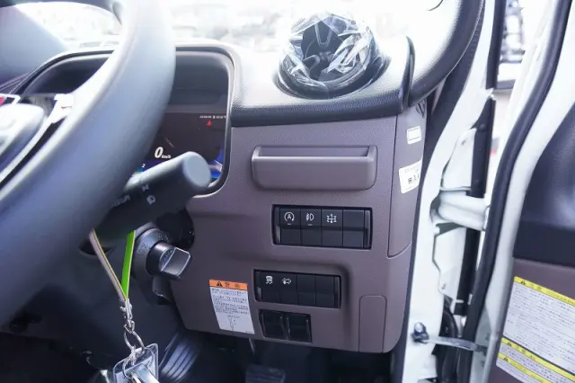 三菱 キャンター 2PG-FEB90(2WD)の写真36