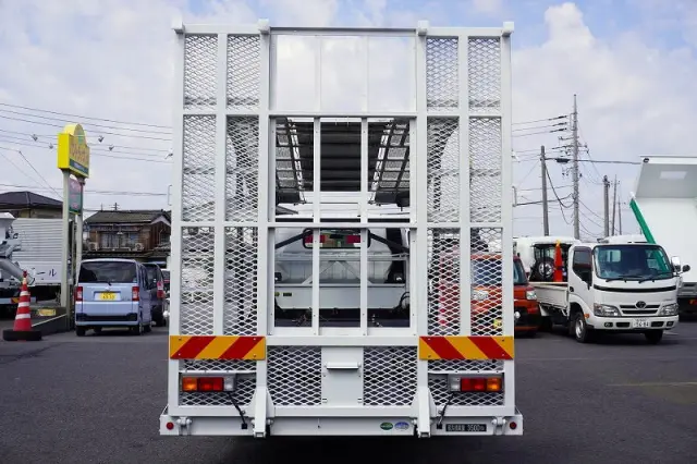 三菱 キャンター TPG-FEB90(2WD)の写真4