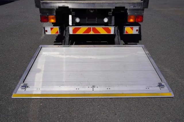 いすゞ フォワード 2PG-FRR90S1(2WD)の写真27