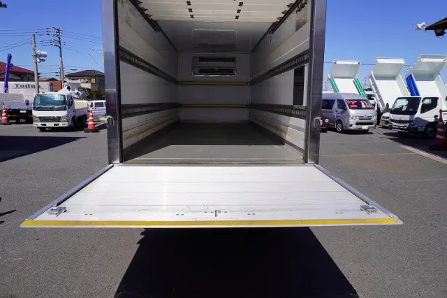 いすゞ フォワード 2PG-FRR90S1(2WD)の写真28