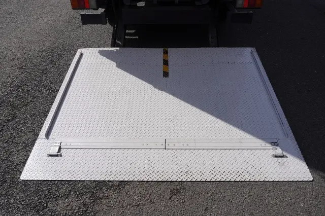 三菱 キャンター TPG-FEA50(2WD)の写真25