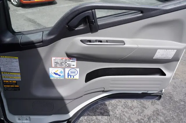 三菱 キャンター 2PG-FEB80(2WD)の写真36