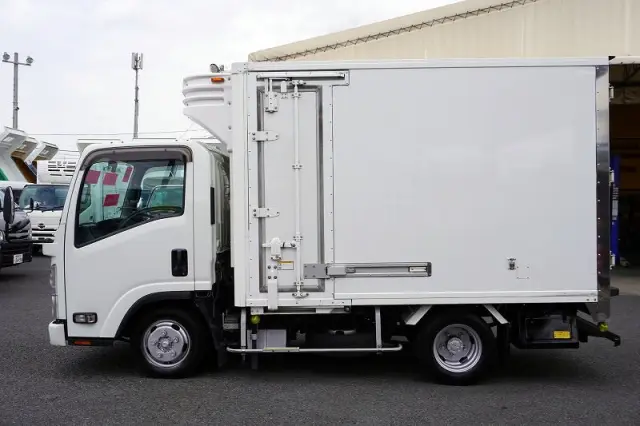 いすゞ エルフ TPG-NLR85AN(2WD)の写真3
