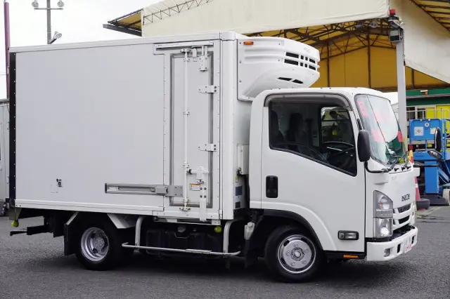 いすゞ エルフ TPG-NLR85AN(2WD)の写真6