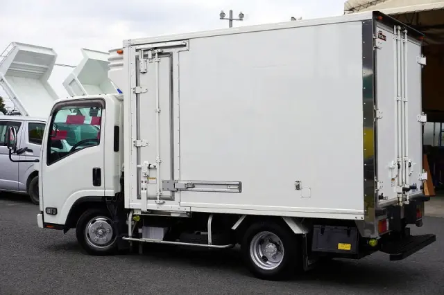 いすゞ エルフ TPG-NLR85AN(2WD)の写真7