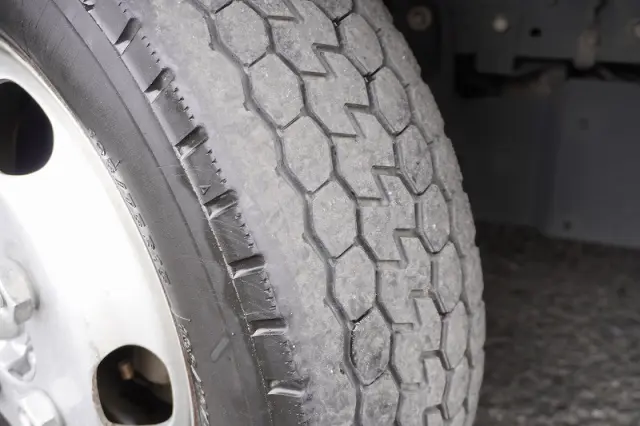 いすゞ エルフ TPG-NLR85AN(2WD)の写真9