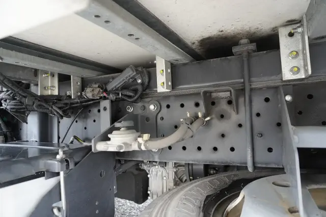 いすゞ エルフ TPG-NLR85AN(2WD)の写真12