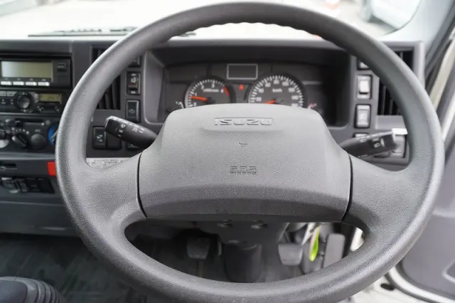いすゞ エルフ TPG-NLR85AN(2WD)の写真33