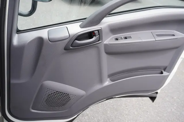 いすゞ エルフ TPG-NLR85AN(2WD)の写真39