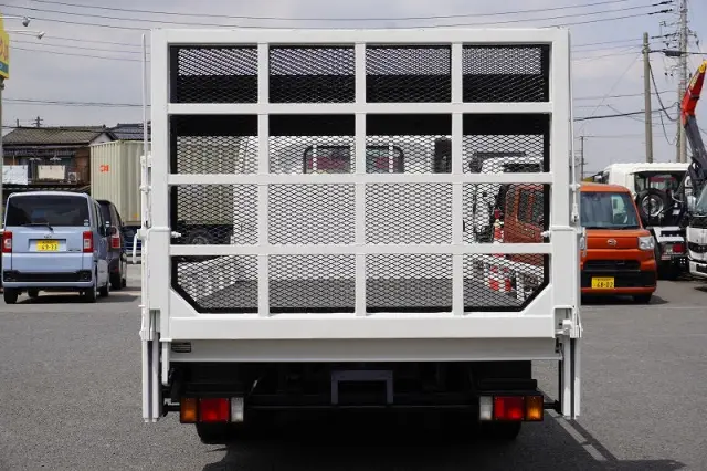 いすゞ エルフ 2RG-NPR88AR(2WD)の写真4