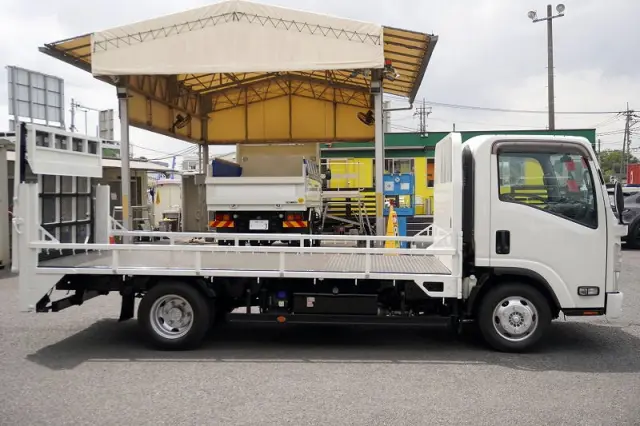 いすゞ エルフ 2RG-NPR88AR(2WD)の写真5