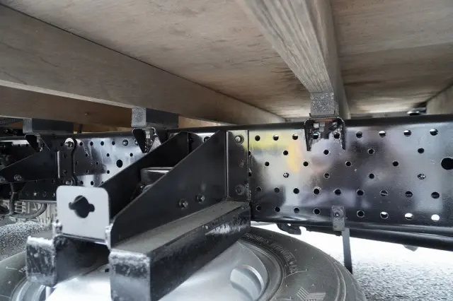 いすゞ エルフ 2RG-NPR88AR(2WD)の写真13