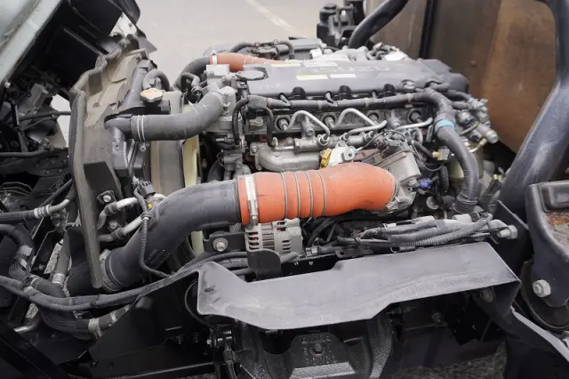 いすゞ エルフ 2RG-NPR88AR(2WD)の写真15