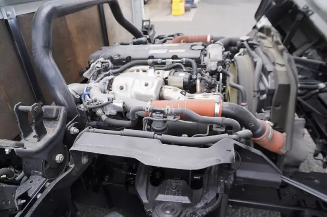 いすゞ エルフ 2RG-NPR88AR(2WD)の写真16