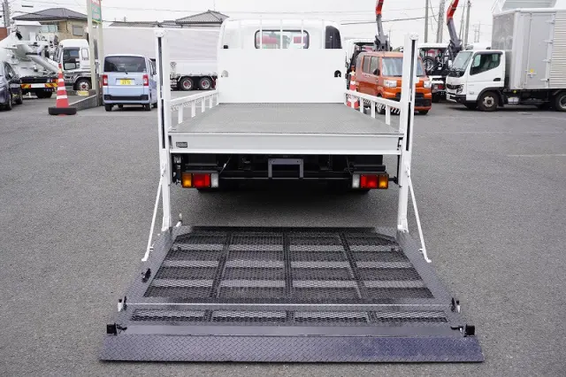 いすゞ エルフ 2RG-NPR88AR(2WD)の写真18