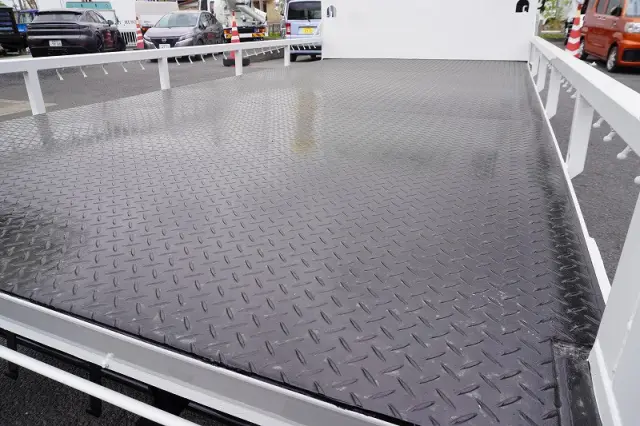 いすゞ エルフ 2RG-NPR88AR(2WD)の写真21