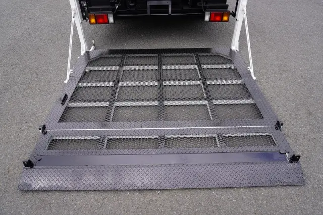 いすゞ エルフ 2RG-NPR88AR(2WD)の写真22