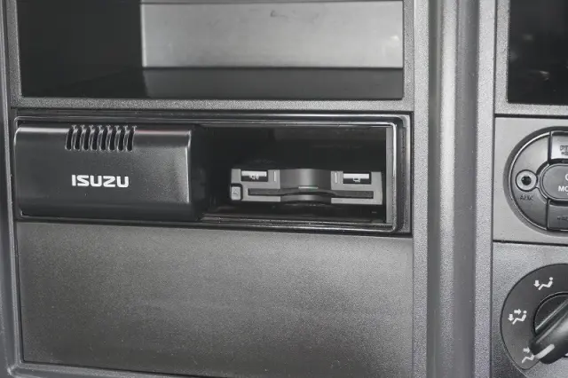 いすゞ エルフ 2RG-NPR88AR(2WD)の写真30