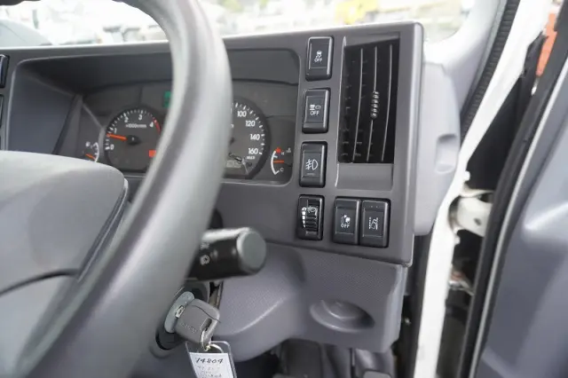 いすゞ エルフ 2RG-NPR88AR(2WD)の写真31