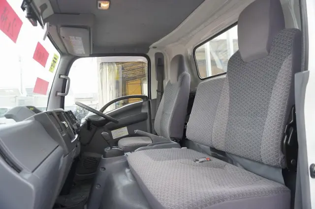 いすゞ エルフ 2RG-NPR88AR(2WD)の写真36