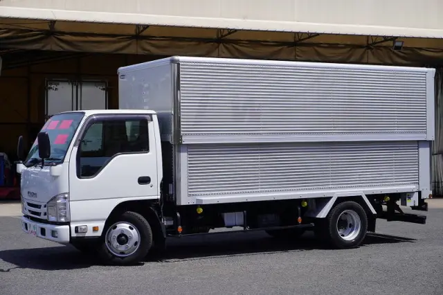いすゞ エルフ TPG-NKR85AN(2WD)の写真1
