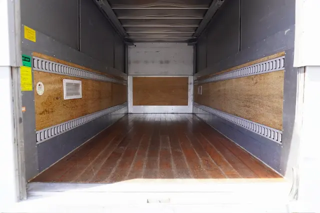 いすゞ エルフ TPG-NKR85AN(2WD)の写真18