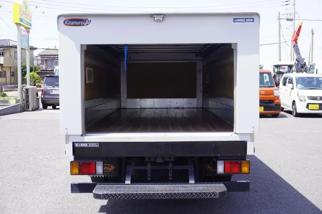 いすゞ エルフ TPG-NKR85AN(2WD)の写真22