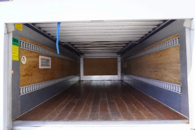 いすゞ エルフ TPG-NKR85AN(2WD)の写真23