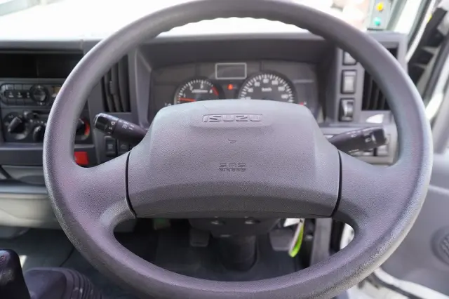 いすゞ エルフ TPG-NKR85AN(2WD)の写真28
