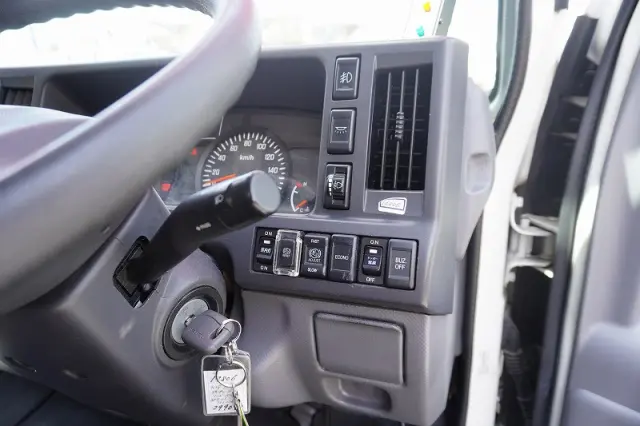 いすゞ エルフ TPG-NKR85AN(2WD)の写真31