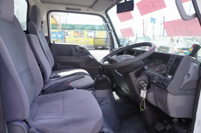 いすゞ エルフ TPG-NKR85AN(2WD)の写真35