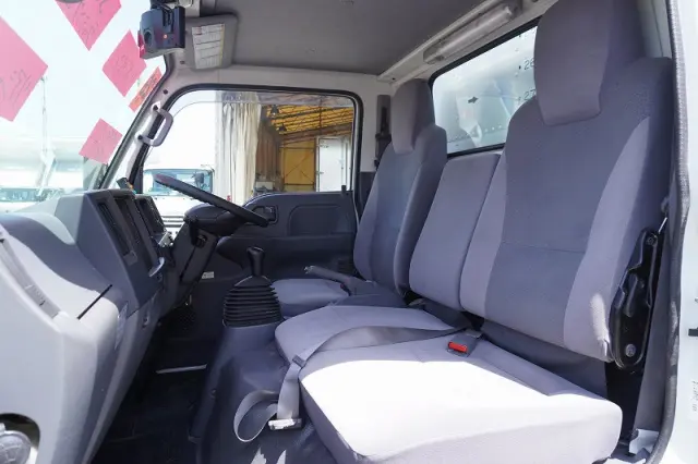 いすゞ エルフ TPG-NKR85AN(2WD)の写真37