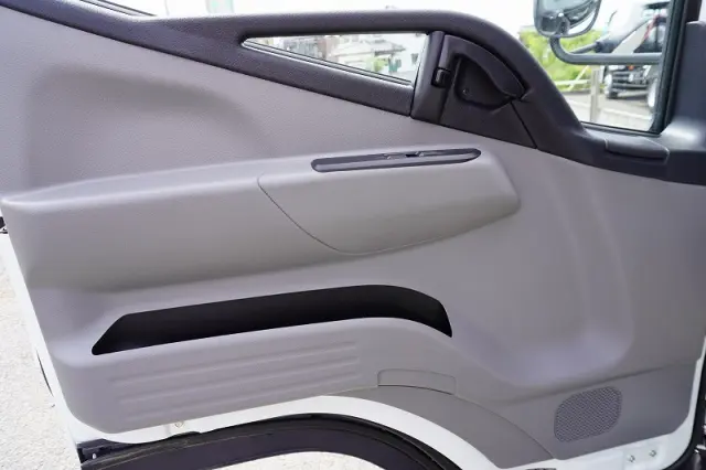 三菱 キャンター 2PG-FEB80(2WD)の写真41