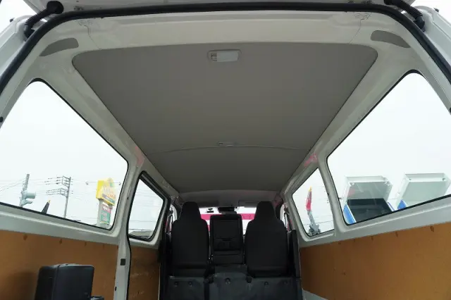 トヨタ ハイエースバン 3BF-TRH200V(2WD)の写真18