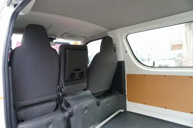 トヨタ ハイエースバン 3BF-TRH200V(2WD)の写真29