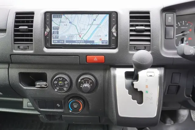 トヨタ ハイエースバン 3BF-TRH200V(2WD)の写真32