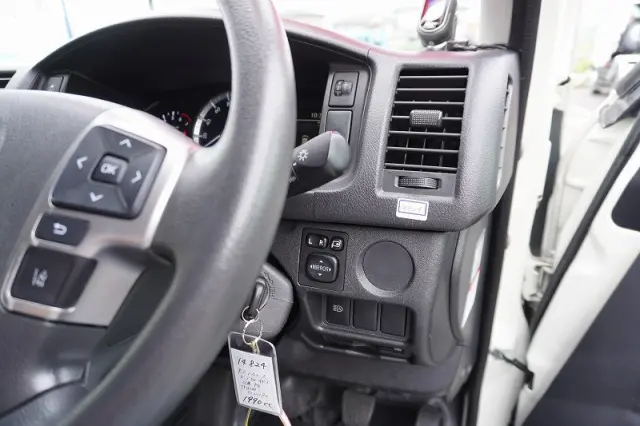 トヨタ ハイエースバン 3BF-TRH200V(2WD)の写真34